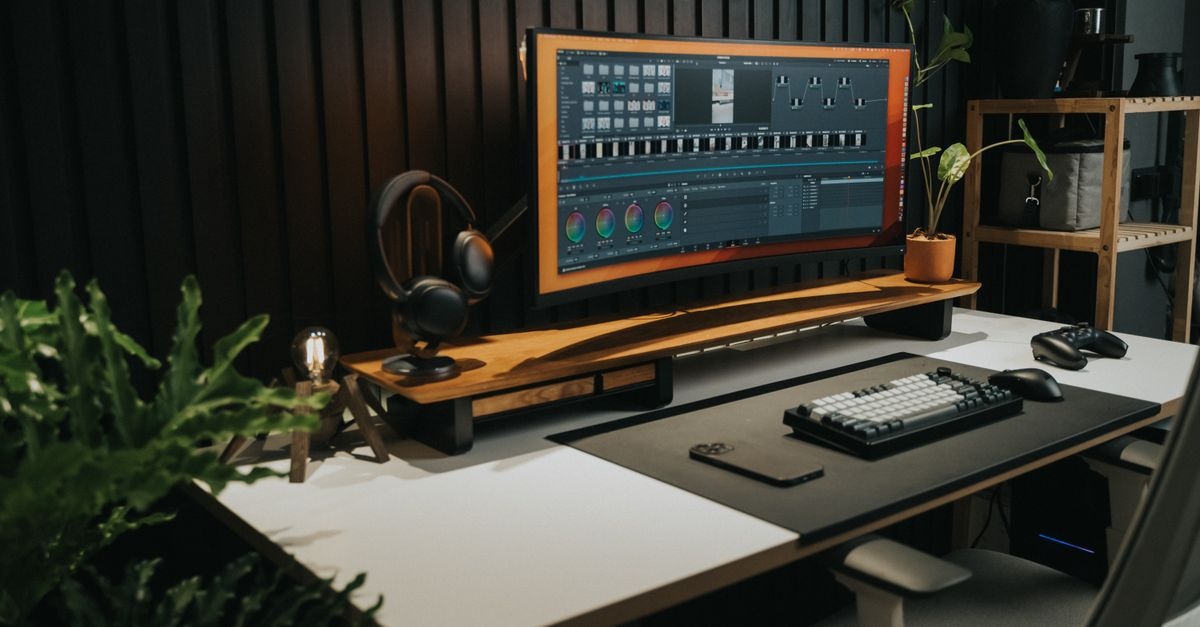 So findest du den richtigen Schreibtisch: Ergonomie, Platz und Stil im Einklang